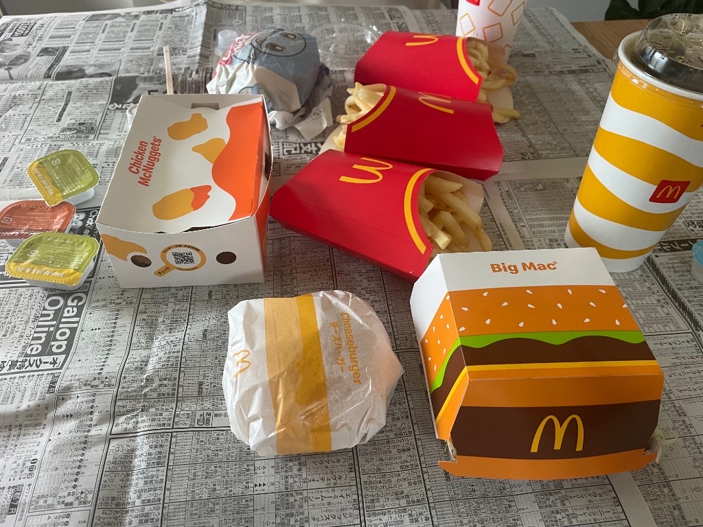 8/16 ビッグマックLLセットとチーズバーガー、ポテト、ナゲット